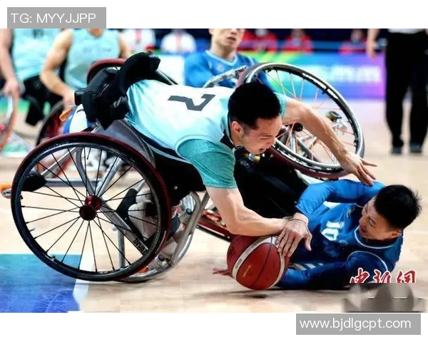 广东男人轮椅篮球夺冠 球员激动落泪